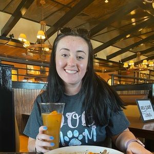 Meet your Posher, Alexis